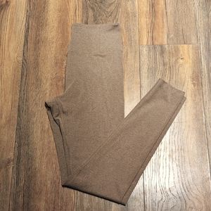 Girlfriend Collective FLOAT Ultralight Legging in Cacoon size Medium